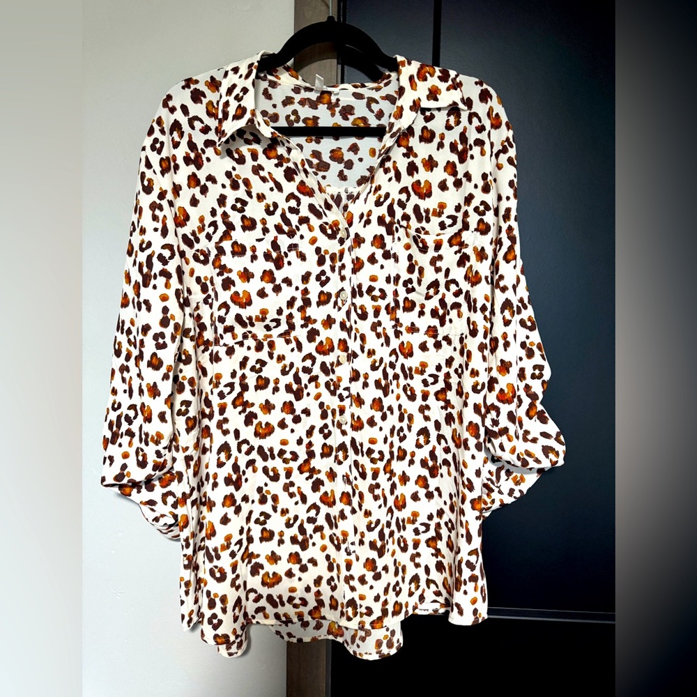 Animal print blouse, size is XXL, Maurice’s brand, in excellent condition